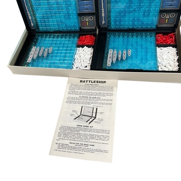 Battleship 1984 Milton Bradley Co Naval Action Game in original box - Picture 2 of 9